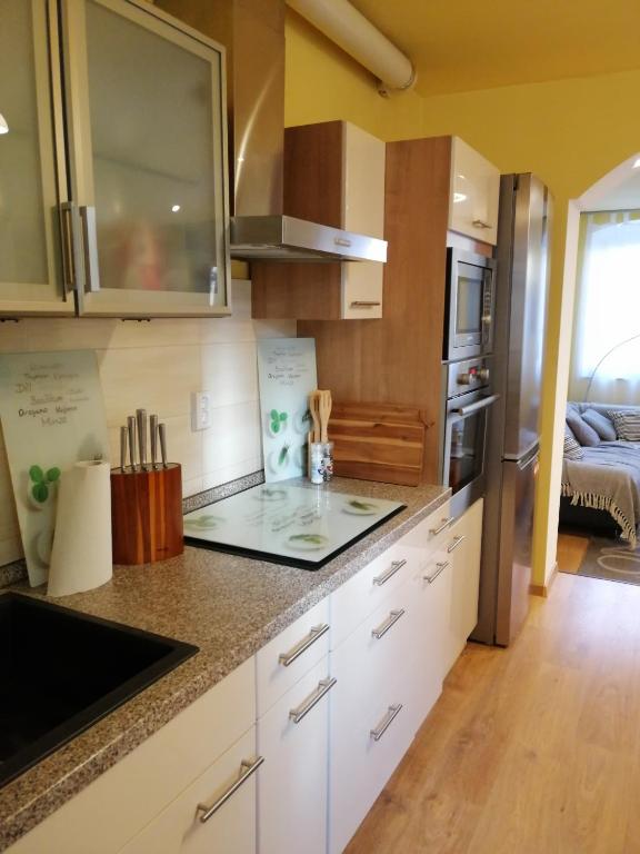 Kuchyň nebo kuchyňský kout v ubytování Ferienhaus Heideck