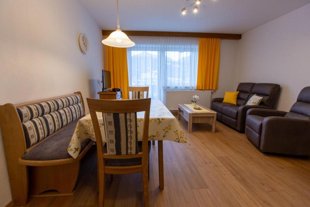 Posezení v ubytování Gästehaus Alpenstern