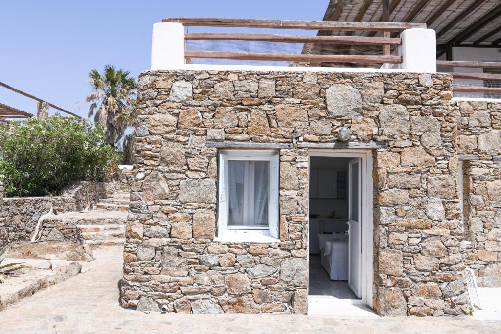 Rock Villa-Guest house by Neuvel - Housity