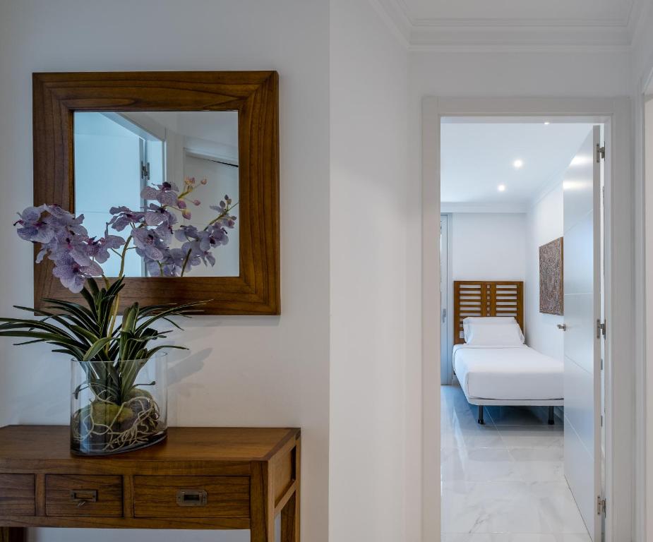 Posteľ alebo postele v izbe v ubytovaní Apartamentos Marivent by Brava Hoteles