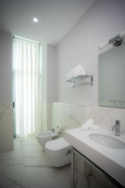 Sky Hotel - Image 8