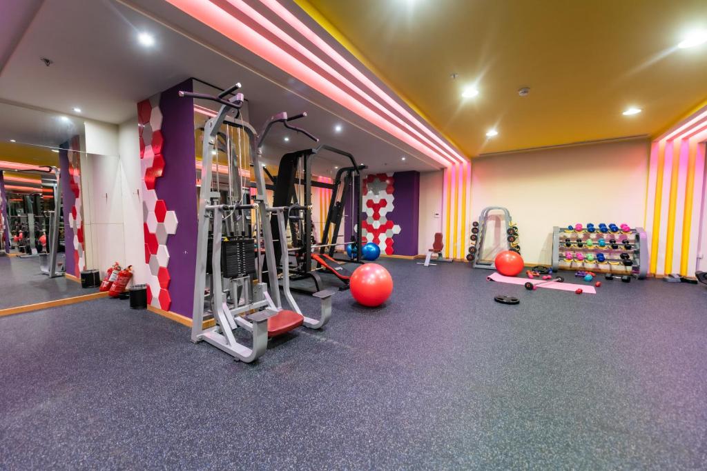 Fitness centrum a/nebo fitness zařízení v ubytování WA Hotel