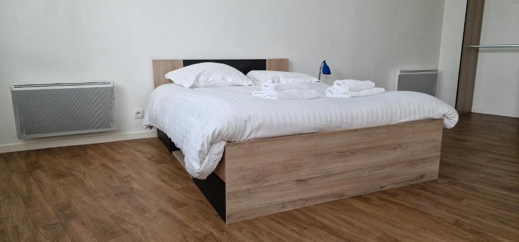 Zdjęcie z galerii obiektu Aerouant - Maison spacieuse pour 8 personnes sur 3 étages Idéal famille amis entreprises w mieście Brest