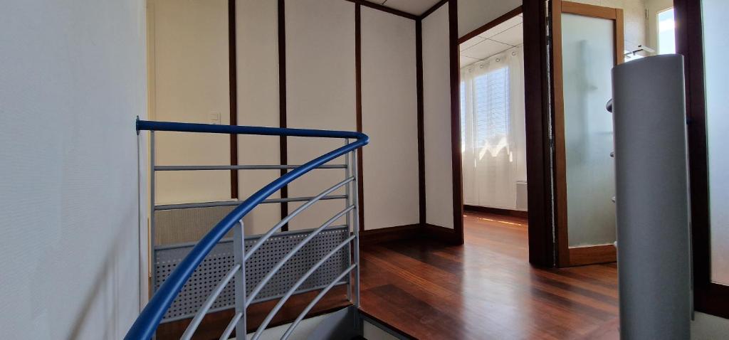Zdjęcie z galerii obiektu Aerouant - Maison spacieuse pour 8 personnes sur 3 étages Idéal famille amis entreprises w mieście Brest