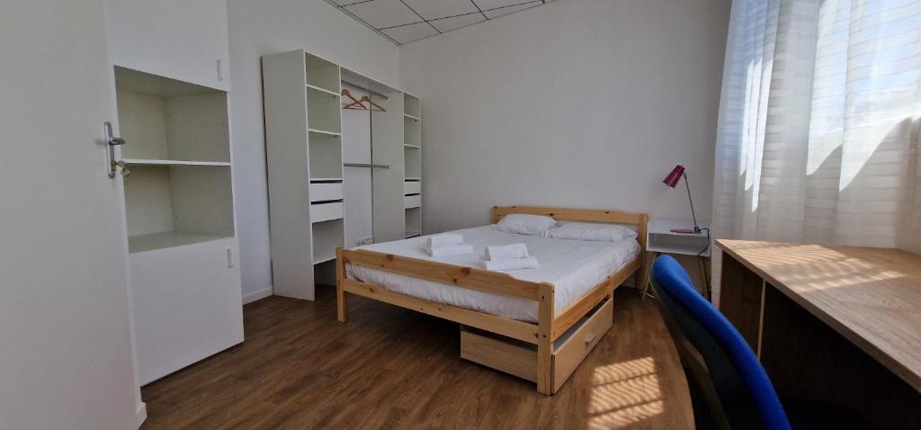 Zdjęcie z galerii obiektu Aerouant - Maison spacieuse pour 8 personnes sur 3 étages Idéal famille amis entreprises w mieście Brest