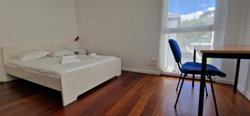 Zdjęcie z galerii obiektu Aerouant - Maison spacieuse pour 8 personnes sur 3 étages Idéal famille amis entreprises w mieście Brest