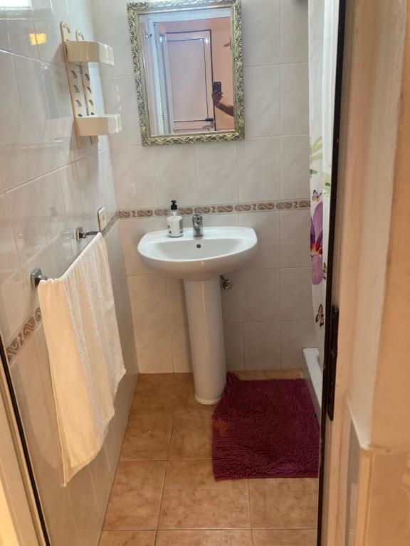 Pensión La Paloma - Double Room With Private Bathroom