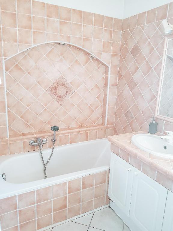 Zdjęcie z galerii obiektu Agréable maison avec grande terrasse au calme w mieście Antibes