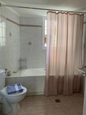 Ένα μπάνιο στο Thisvi's Apartment - In The Heart Of The Center