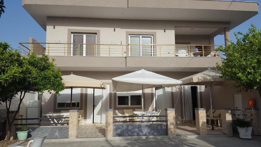 Balkón nebo terasa v ubytování Villa Roel 2 -apartments near the beach Vlore