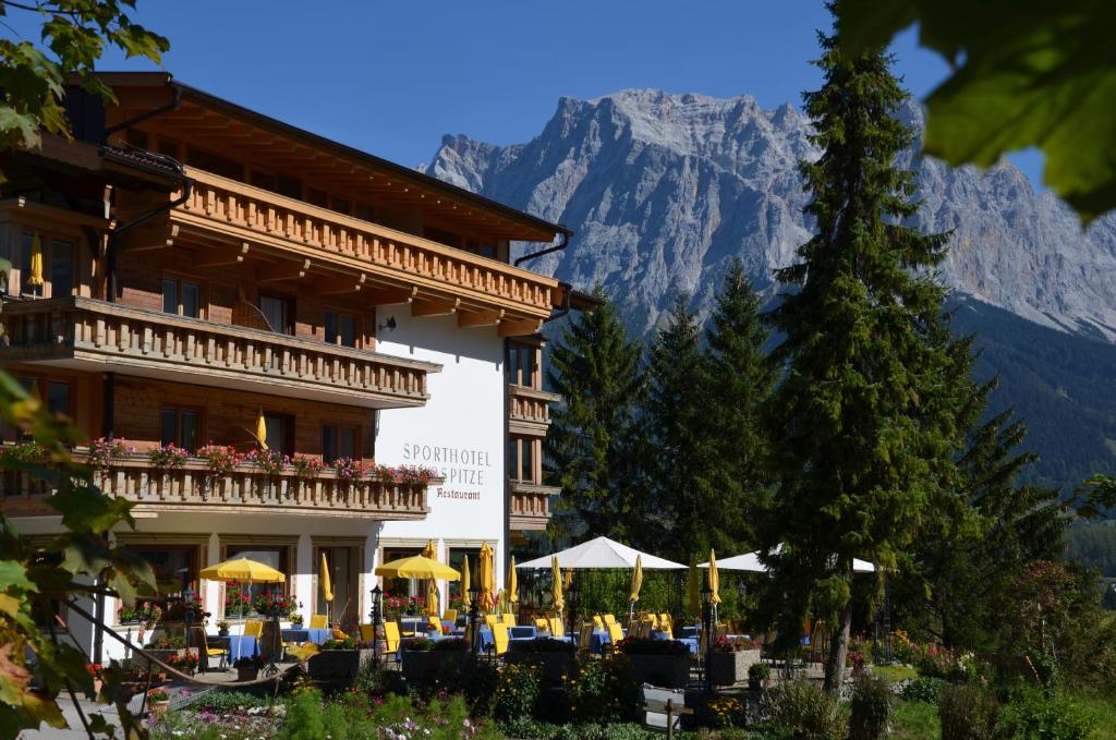 Nespecifikovaný výhled na hory nebo výhled na hory při pohledu z hotelu