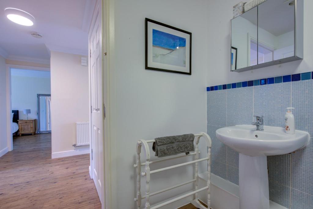 Koupelna v ubytování Ingledale Apartment, Ingleton, Yorkshire Dales National Park, Famous Three Peaks, Near The Lake District, Pets Are Welcome
