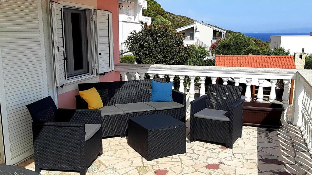 Balkón nebo terasa v ubytování Villa Grande Vista - Spacious 3 BR Apartment with Large terrace and Fantastic sea view