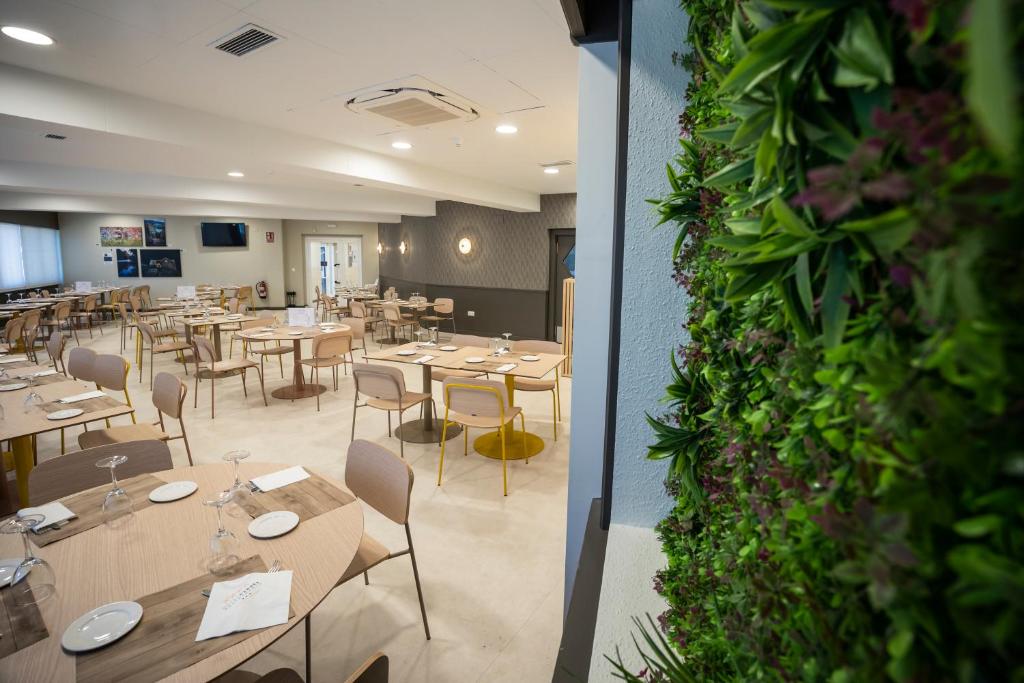Restaurace v ubytování Hotel Restaurante Cadosa