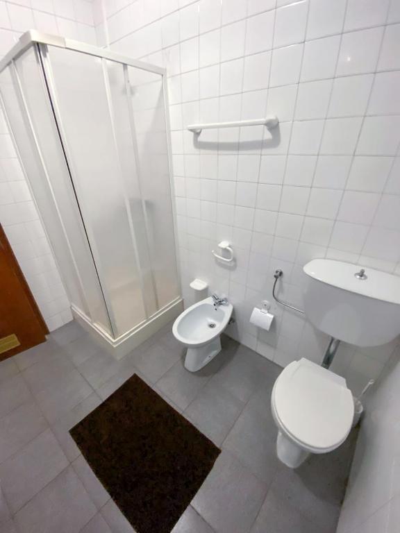 Uma casa de banho em Alojamento Local Tamega