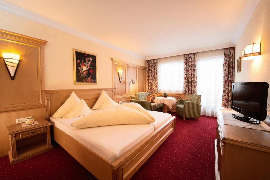 TV a/nebo společenská místnost v ubytování Hotel Eschenhof & Apartments