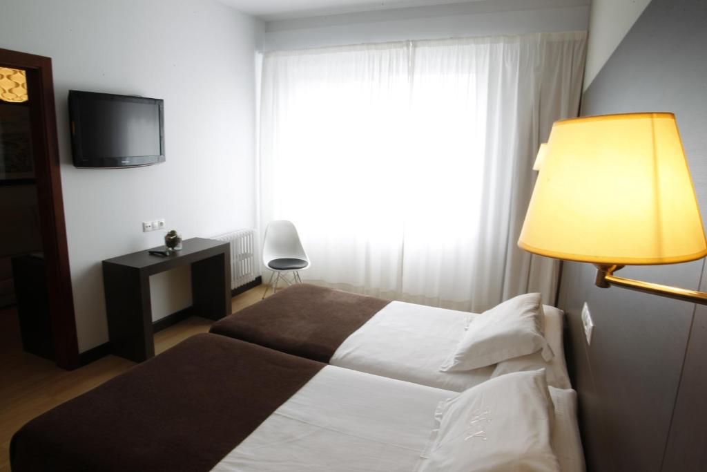 Hotel Mendez Nuñez - Double Or Twin Room (2 Adults + 1 Child)