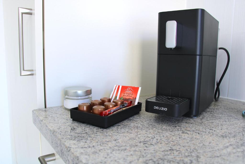 Cozy apartment with Free Parking & close to Lake - Resim 23