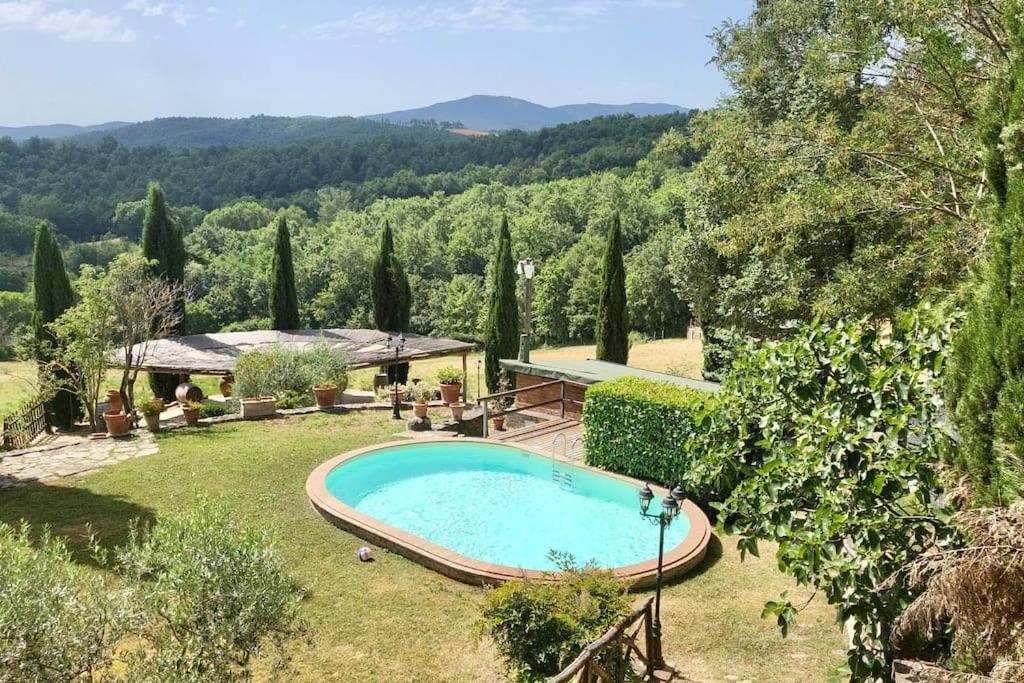 The swimming pool at or close to Luxury 1-bedroom house with the pool in Tuscany.