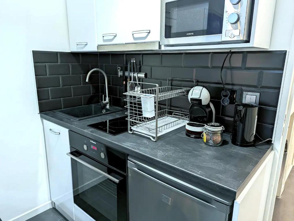 1 Min to the Beach Apartment - Kitchen - Tramway - Air Conditioner - Wifi - Promenade Des Anglais - Студийная квартира