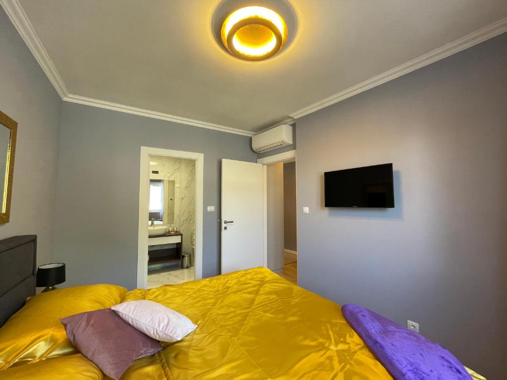 TV a/nebo společenská místnost v ubytování Lux Nanea Apartment