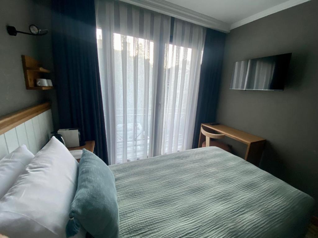 Istanbul Old City Colorful Houses Balat PETRION Hotel - 7