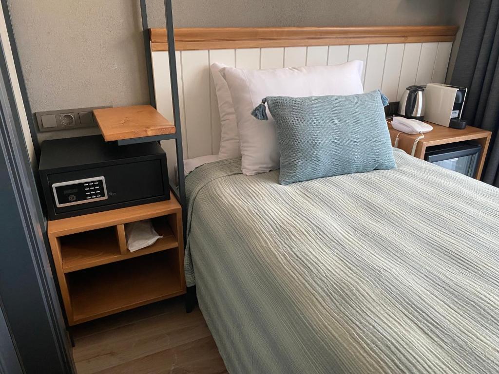 Istanbul Old City Colorful Houses Balat PETRION Hotel - 3