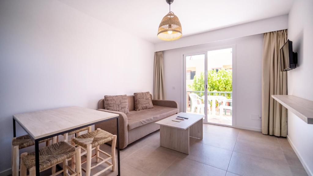 Sant Joan Apartaments - Adults Only, Cala en Blanes – Updated ...