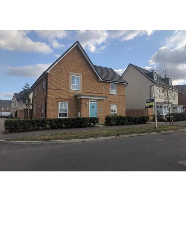 Luxury home, amazing location, fast wifi, garden and private car park