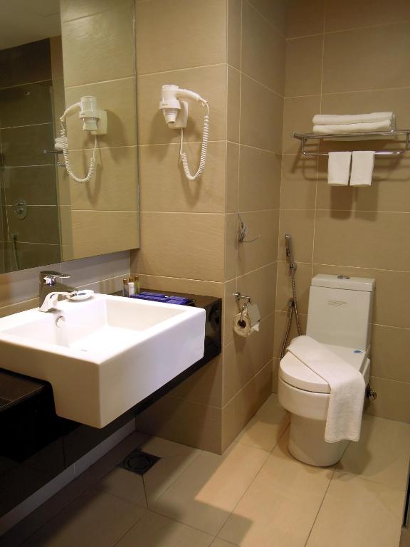 Hotel Excelsior Ipoh - Верхняя комната близнеца