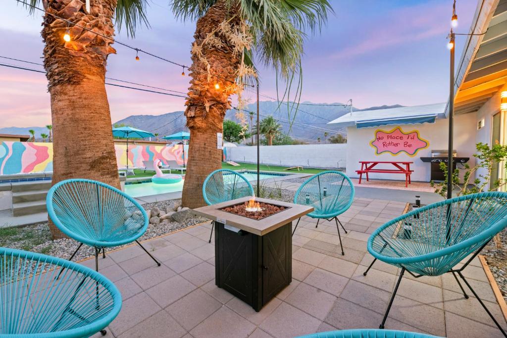Mountain View Pink Paradise by Rather Be Properties - Housity