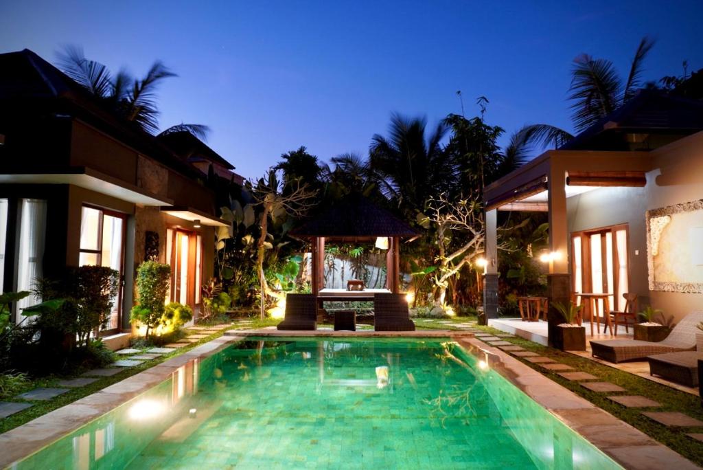 Bazén v ubytování Homayoon Villa at Bisma - Great location in heart of Ubud nebo v jeho okolí