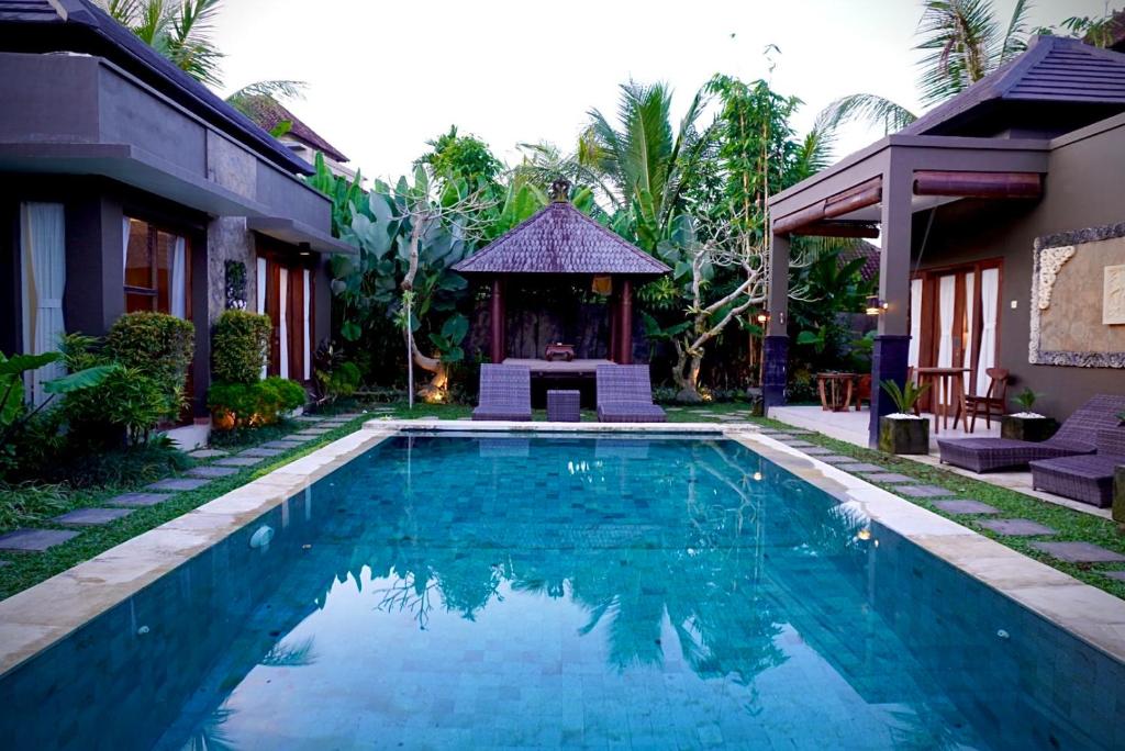 Bazén v ubytování Homayoon Villa at Bisma - Great location in heart of Ubud nebo v jeho okolí