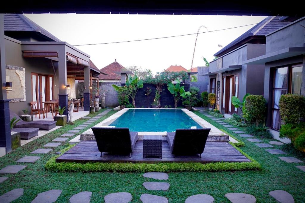 Bazén v ubytování Homayoon Villa at Bisma - Great location in heart of Ubud nebo v jeho okolí