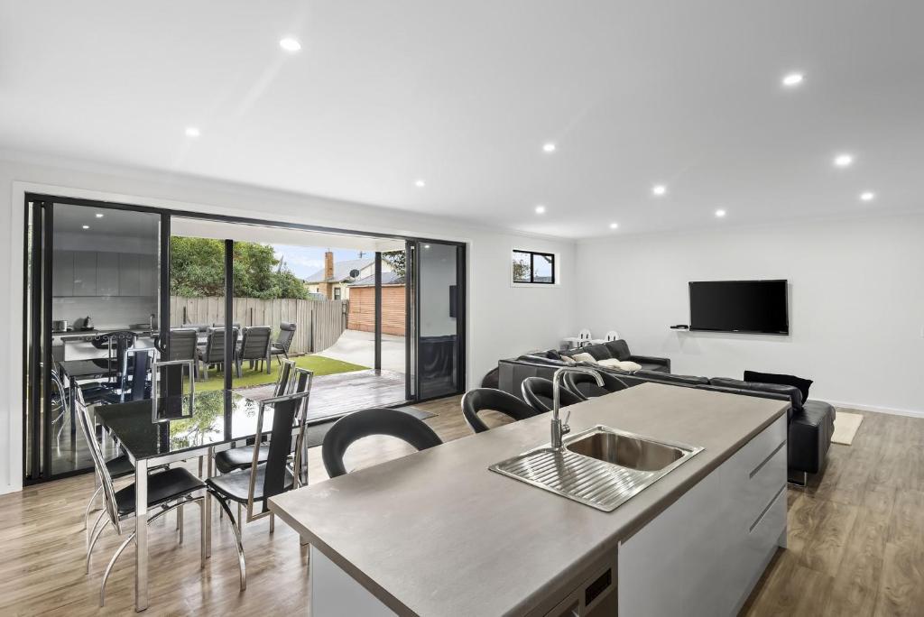 Shale House, Portarlington (updated prices 2024)
