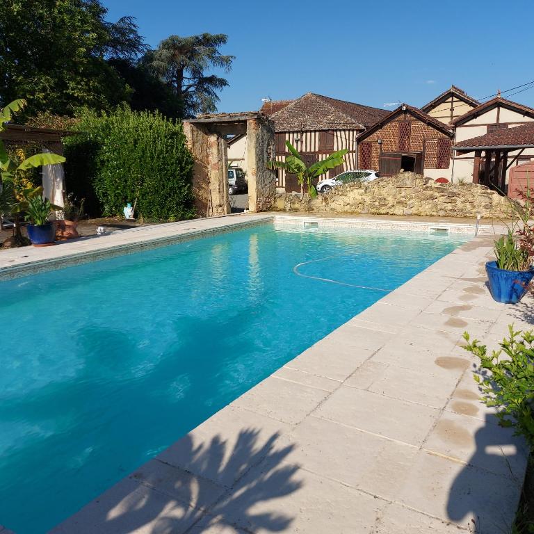 Photo de la galerie de l'établissement Maison Garbage, à Urgosse