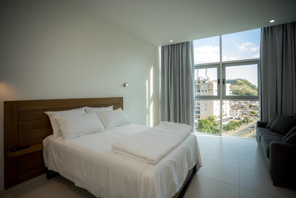 Sky Hotel - Image 7