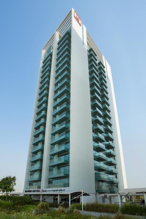 فضای داخلی Millennium Executive Apartments Mont Rose در دبی - تصویر ۳