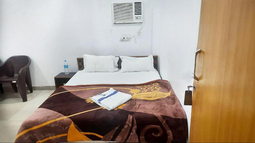 STAYMAKER Hotel Raj Ganga - Housity