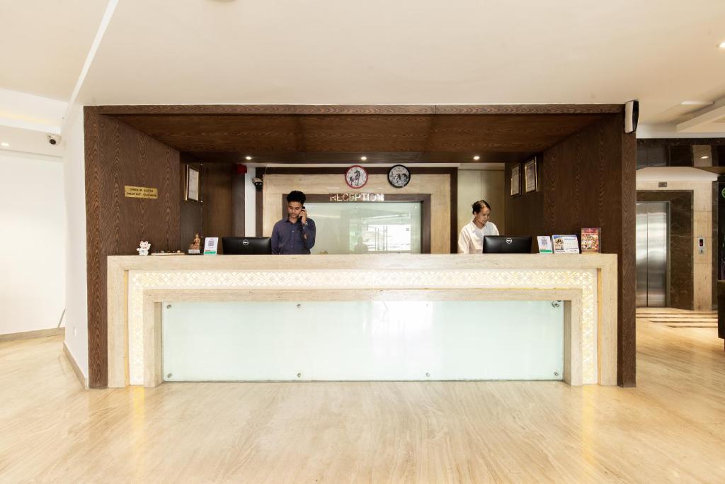 Vstupní hala nebo recepce v ubytování Mahabir Palace
