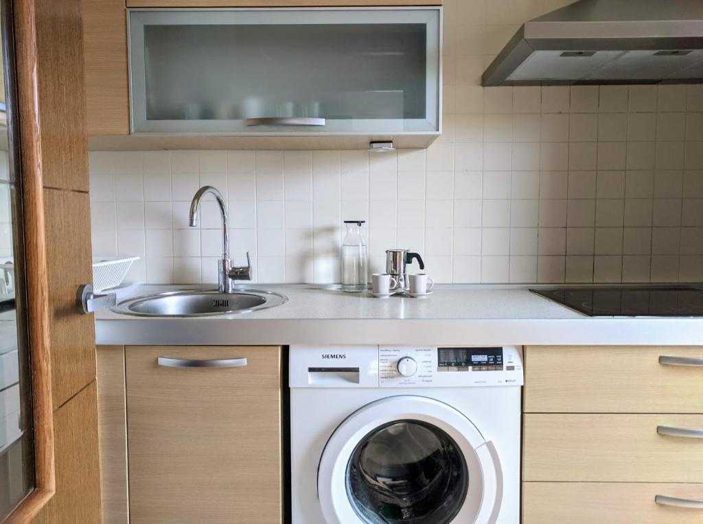Kuchyňa alebo kuchynka v ubytovaní Espacioso apartamento de 2 dormitorios