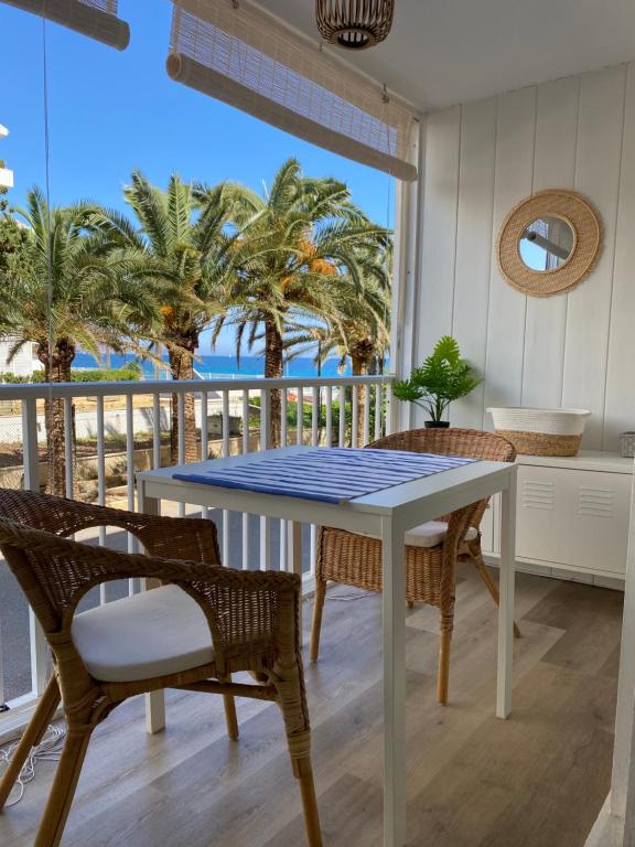 Un balcón o terraza en ALTEA BEACHGATE - Acceso Privado a la PLAYA