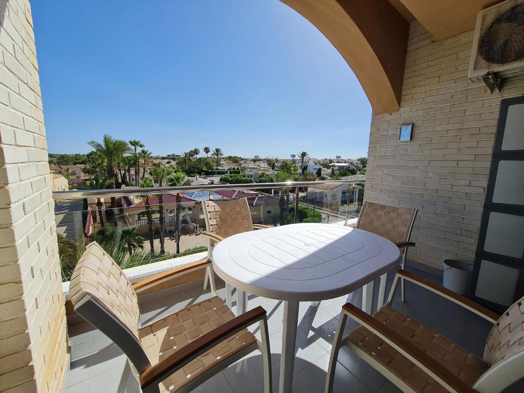 FRONT LINE - - - - - Primera Línea - - - - - Apartments in ...