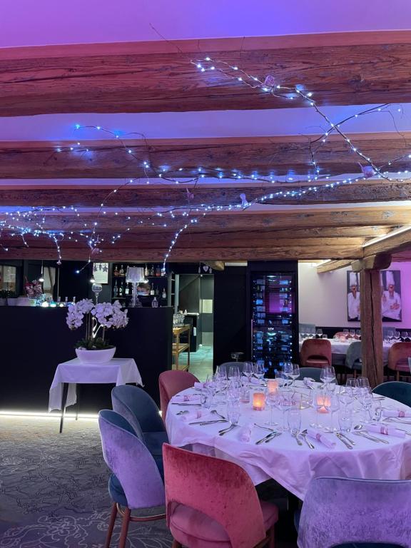 Restaurace v ubytování Hôtel Restaurant Au Cygne
