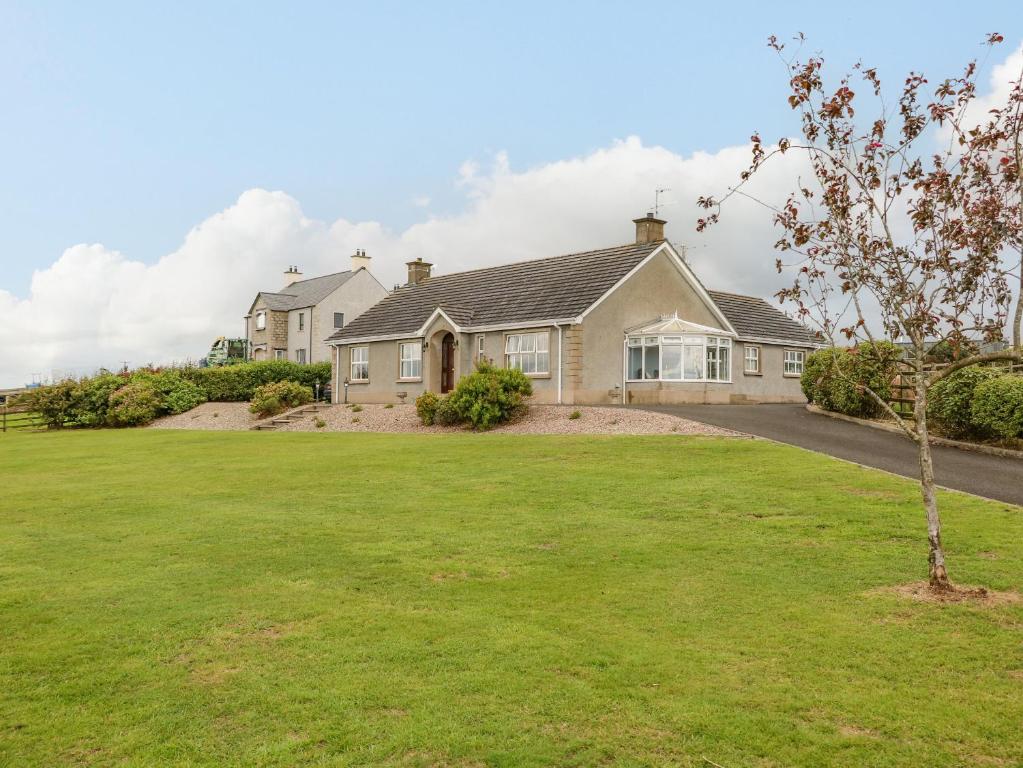 Braeside Farm House, Ballymena (updated prices 2024)