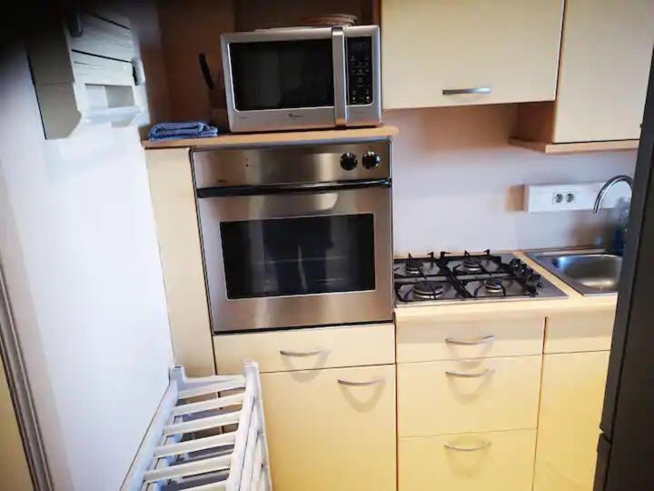 Η κουζίνα ή μικρή κουζίνα στο Appartement moderne de 94 m² 2 ch. sur la digue