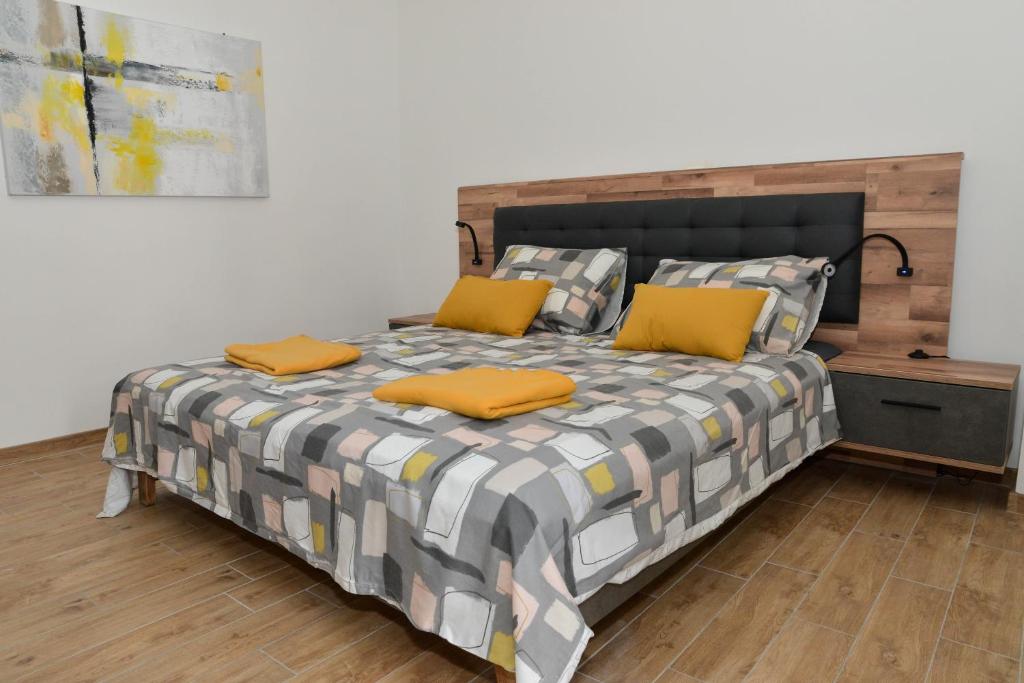 Posteľ alebo postele v izbe v ubytovaní Apartman Nina 3
