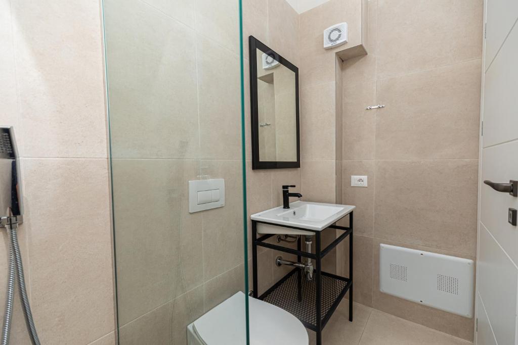 Curoj Luxury Apartments - Imazhi 8