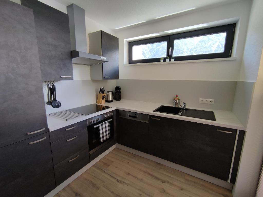 A kitchen or kitchenette at Apart Katja