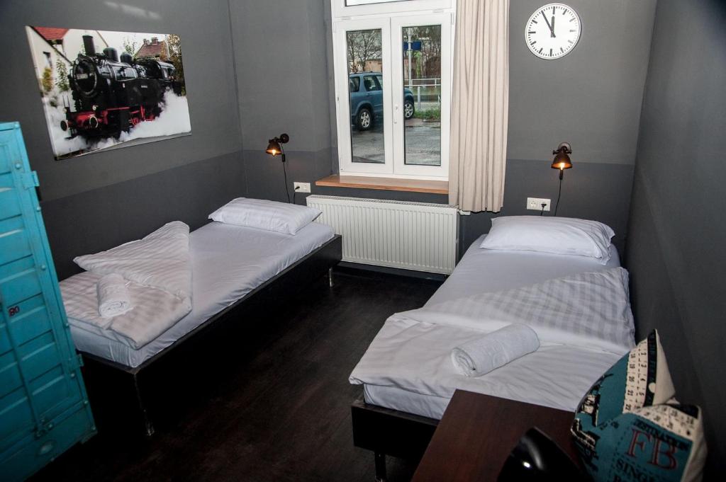 Hostel am Bahnhof - Twin Room With Bathroom